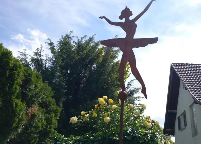 Feriehus Large House With Large Garden