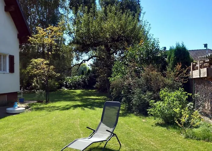 Large House With Large Garden Feriehus